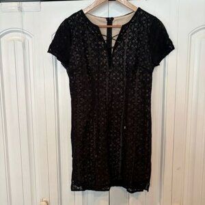 Moon River Black And Neutral Lace Up Neckline Dress Size Medium